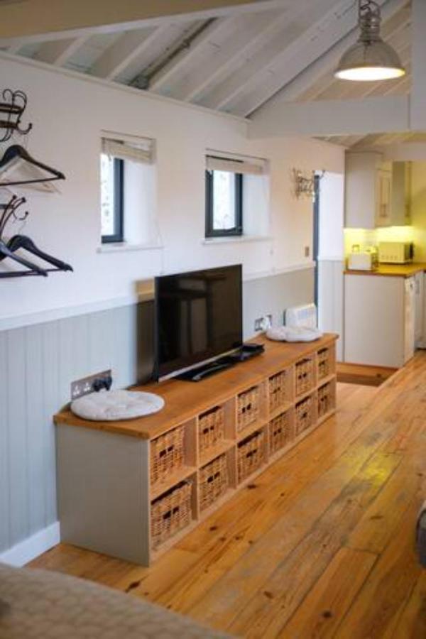Old Fire Station - Quaint And Quirky Little Home براندون المظهر الخارجي الصورة